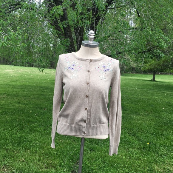 Beautiful LIZ Claiborne Tan floral embroidered Cardigan sweater medium 1529 - Picture 7 of 8